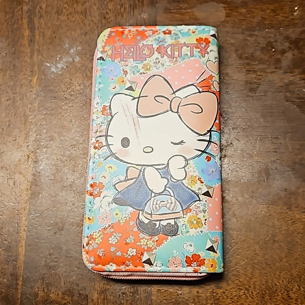 Hello Kitty Wallet - Picture 2 of 3